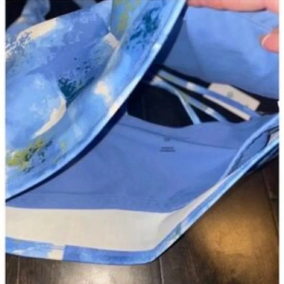 DIP  Take It Easy Printed Sports Bra Blue/Cream Size 1X Strappy Back - Picture 9 of 10